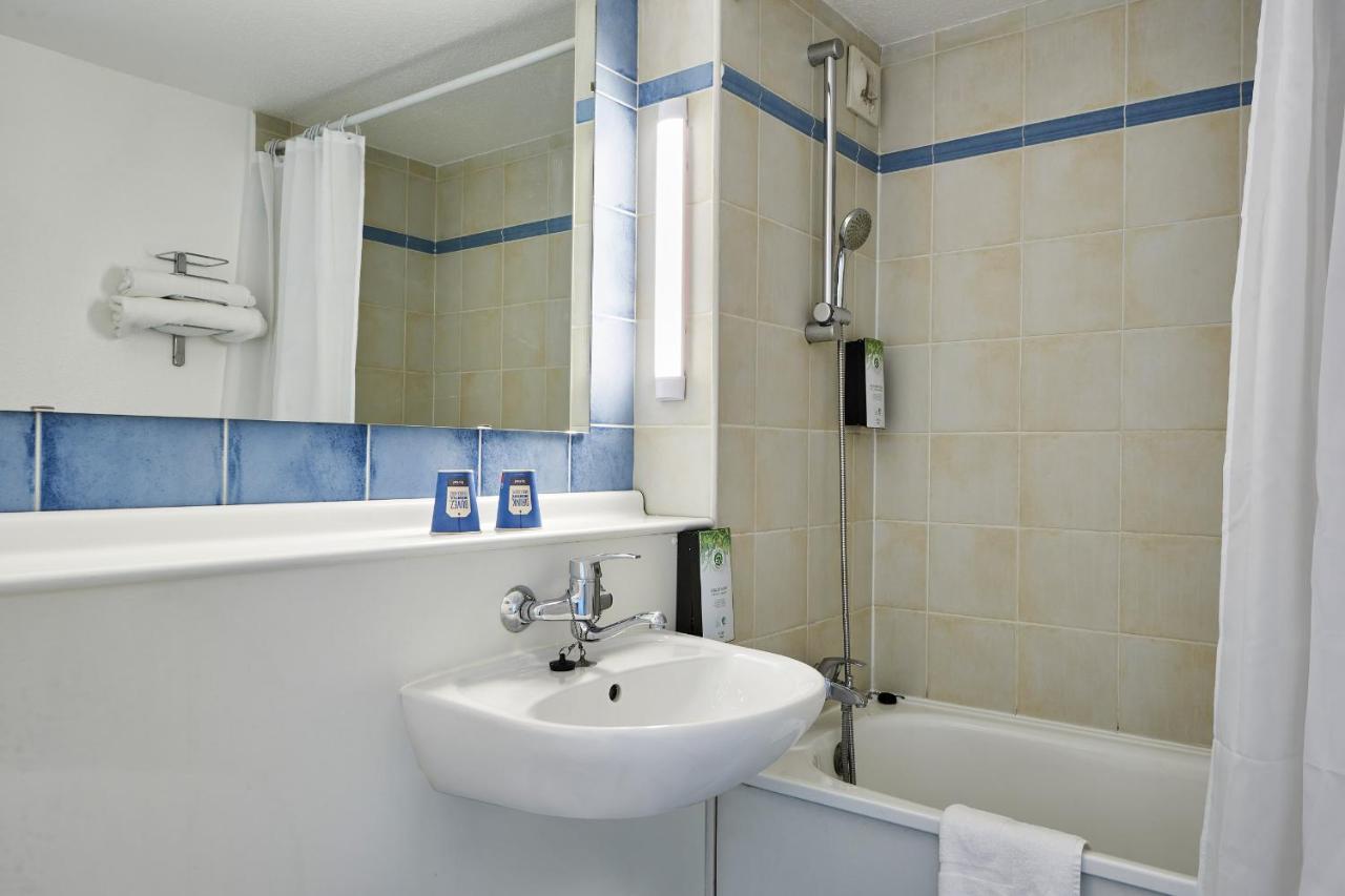 Kyriad Tarbes Bastillac Екстериор снимка